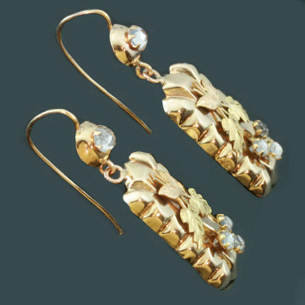 Typical Flemish Victorian gold long pendent earrings